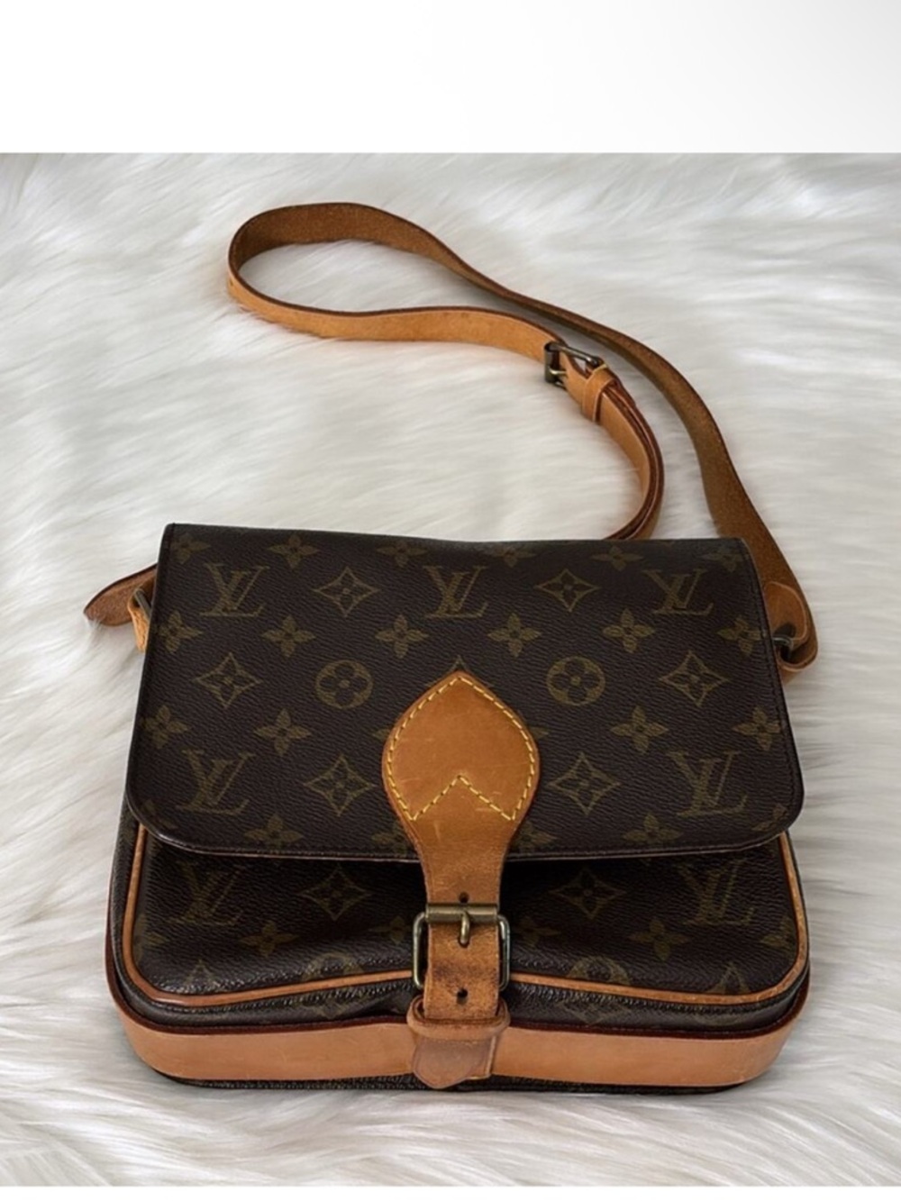 Louis Vuitton Cartouchiere GM Messanger Bag in iconic Monogram coated canvas - Picture 6 of 12